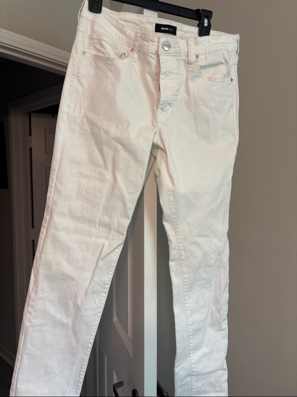 Fashion Nova Slim White Men's Jeans — Clean Slim Fit